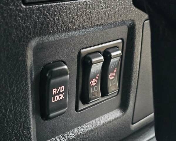 Сірий Міцубісі Паджеро, об'ємом двигуна 3 л та пробігом 187 тис. км за 11777 $, фото 50 на Automoto.ua