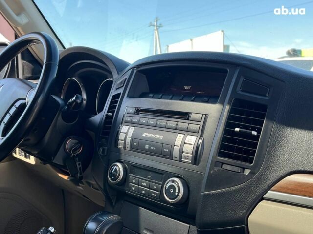 Сірий Міцубісі Паджеро, об'ємом двигуна 3 л та пробігом 162 тис. км за 11990 $, фото 43 на Automoto.ua