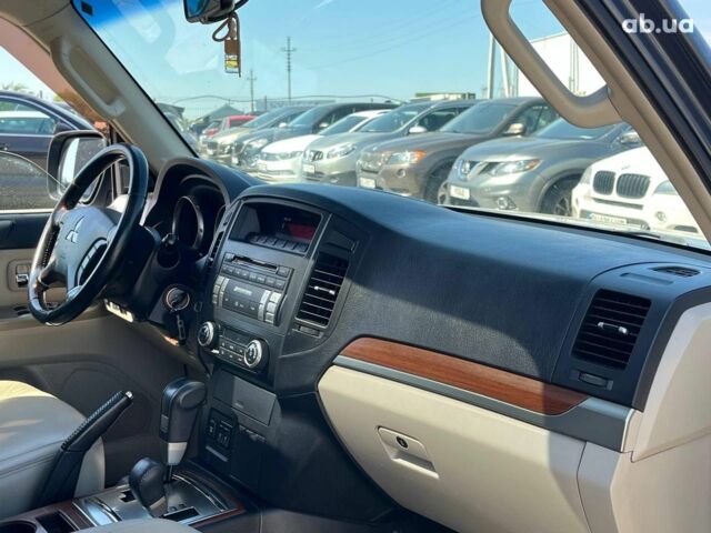 Сірий Міцубісі Паджеро, об'ємом двигуна 3 л та пробігом 162 тис. км за 11990 $, фото 39 на Automoto.ua