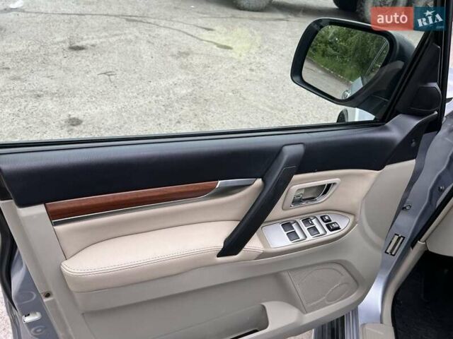Сірий Міцубісі Паджеро, об'ємом двигуна 2.97 л та пробігом 187 тис. км за 10500 $, фото 12 на Automoto.ua