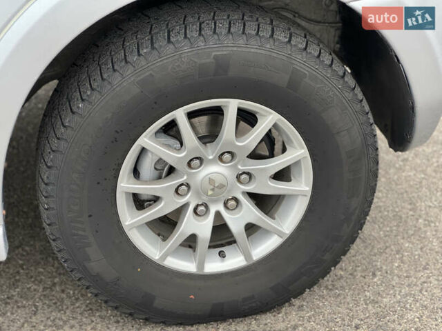 Сірий Міцубісі Паджеро, об'ємом двигуна 2.97 л та пробігом 211 тис. км за 10970 $, фото 8 на Automoto.ua