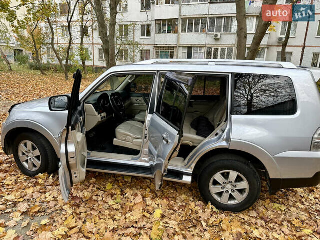 Сірий Міцубісі Паджеро, об'ємом двигуна 2.97 л та пробігом 154 тис. км за 9500 $, фото 3 на Automoto.ua