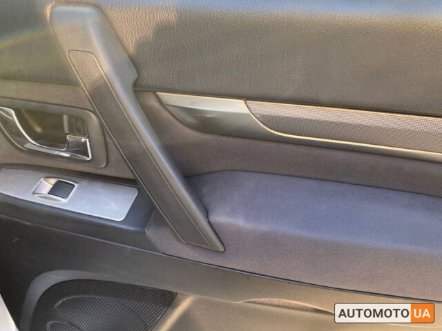 Сірий Міцубісі Паджеро, об'ємом двигуна 3.2 л та пробігом 260 тис. км за 15300 $, фото 25 на Automoto.ua