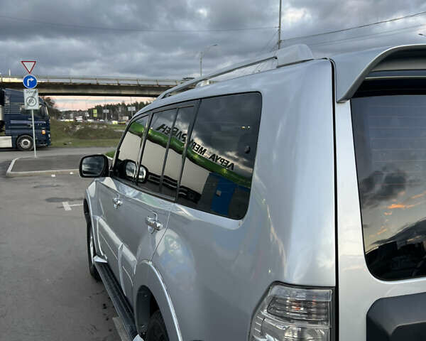 Серый Мицубиси Паджеро, объемом двигателя 2.97 л и пробегом 223 тыс. км за 11700 $, фото 3 на Automoto.ua