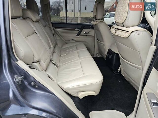 Сірий Міцубісі Паджеро, об'ємом двигуна 3 л та пробігом 187 тис. км за 11777 $, фото 25 на Automoto.ua