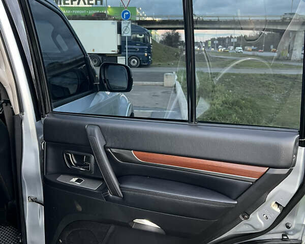 Серый Мицубиси Паджеро, объемом двигателя 2.97 л и пробегом 223 тыс. км за 11700 $, фото 17 на Automoto.ua