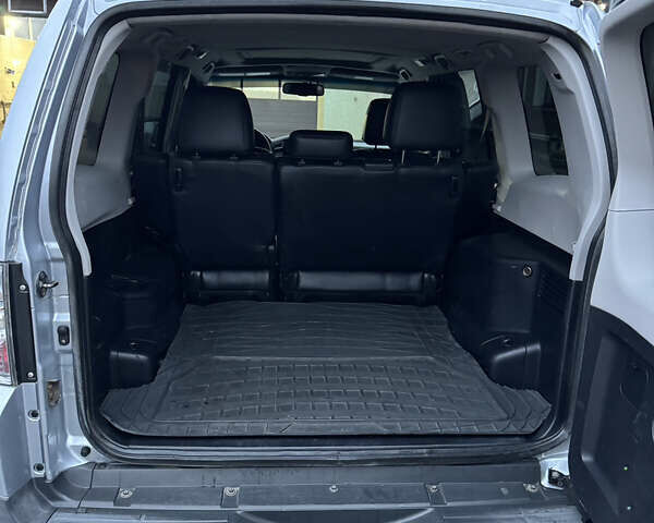 Серый Мицубиси Паджеро, объемом двигателя 3.2 л и пробегом 253 тыс. км за 12500 $, фото 9 на Automoto.ua