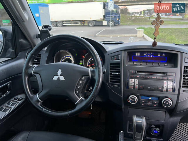 Серый Мицубиси Паджеро, объемом двигателя 2.97 л и пробегом 223 тыс. км за 11700 $, фото 23 на Automoto.ua