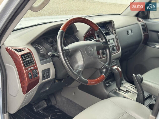 Сірий Міцубісі Паджеро, об'ємом двигуна 2.97 л та пробігом 211 тис. км за 10970 $, фото 15 на Automoto.ua