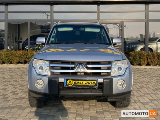 Сірий Міцубісі Паджеро, об'ємом двигуна 3.2 л та пробігом 260 тис. км за 15300 $, фото 1 на Automoto.ua