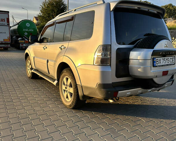 Сірий Міцубісі Паджеро, об'ємом двигуна 3 л та пробігом 220 тис. км за 9100 $, фото 5 на Automoto.ua