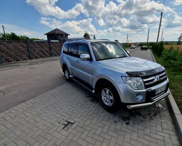 Мицубиси Паджеро 2007 в Луцке на Automoto.ua Серый Мицубиси Паджеро, объемом двигателя 2.97 л и пробегом 240 тыс. км за 11700 $, фото 1 на Automoto.ua