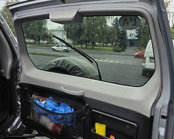 Сірий Міцубісі Паджеро, об'ємом двигуна 3 л та пробігом 396 тис. км за 7899 $, фото 22 на Automoto.ua