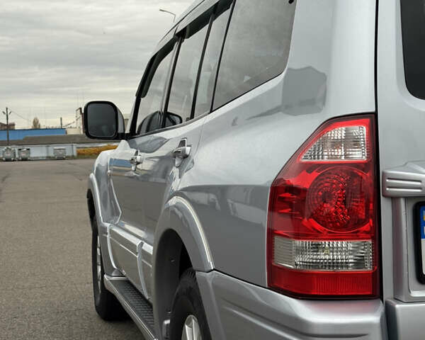 Сірий Міцубісі Паджеро, об'ємом двигуна 2.97 л та пробігом 211 тис. км за 10970 $, фото 12 на Automoto.ua