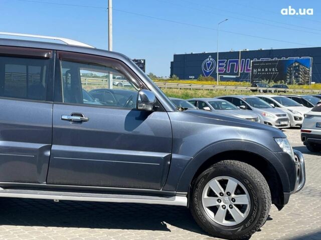 Сірий Міцубісі Паджеро, об'ємом двигуна 3 л та пробігом 162 тис. км за 11990 $, фото 3 на Automoto.ua
