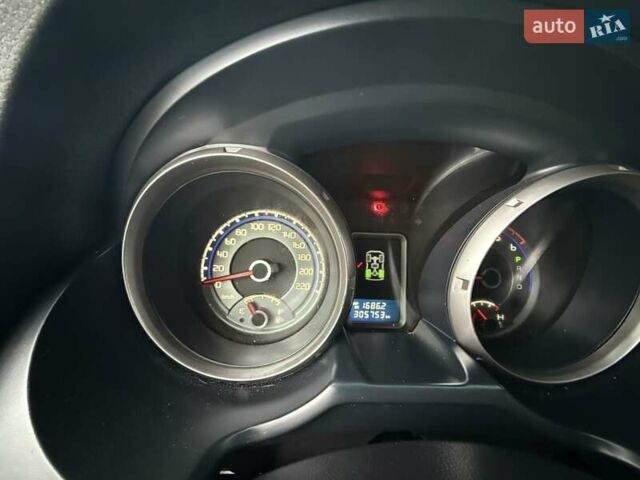 Серый Мицубиси Паджеро, объемом двигателя 3.2 л и пробегом 305 тыс. км за 10900 $, фото 2 на Automoto.ua