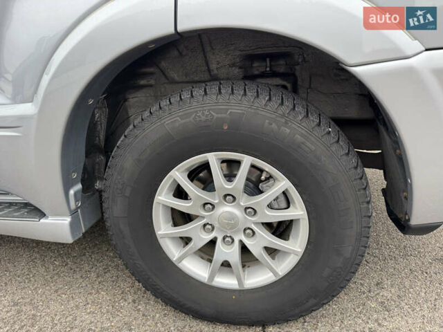 Сірий Міцубісі Паджеро, об'ємом двигуна 2.97 л та пробігом 211 тис. км за 10970 $, фото 13 на Automoto.ua