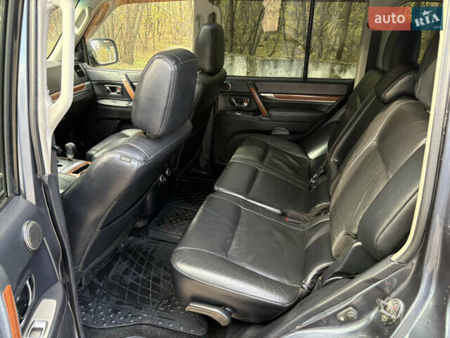 Мицубиси Паджеро 2008 в Чугуеве на Automoto.ua Серый Мицубиси Паджеро, объемом двигателя 2.97 л и пробегом 182 тыс. км за 11800 $, фото 9 на Automoto.ua