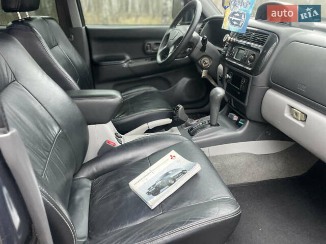 Серый Мицубиси Паджеро, объемом двигателя 3 л и пробегом 290 тыс. км за 9000 $, фото 16 на Automoto.ua