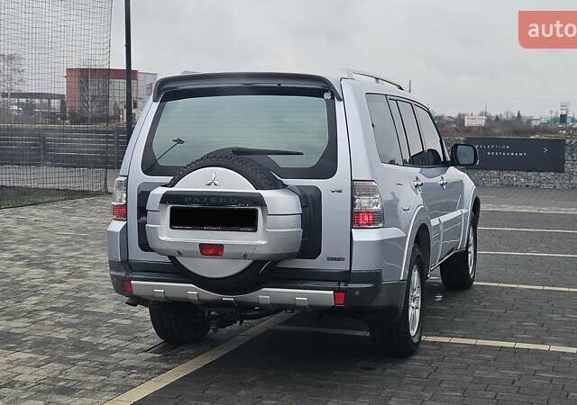 Серый Мицубиси Паджеро, объемом двигателя 3 л и пробегом 259 тыс. км за 9700 $, фото 7 на Automoto.ua