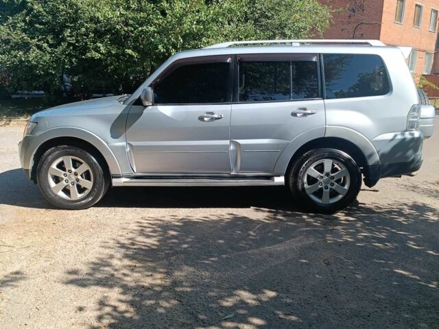 Сірий Міцубісі Паджеро, об'ємом двигуна 3.2 л та пробігом 352 тис. км за 9125 $, фото 2 на Automoto.ua