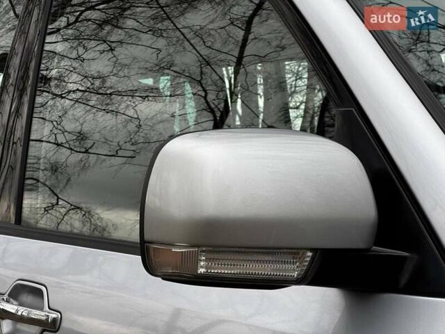 Серый Мицубиси Паджеро, объемом двигателя 2.97 л и пробегом 198 тыс. км за 10000 $, фото 7 на Automoto.ua