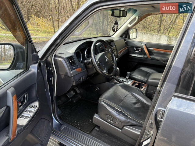Мицубиси Паджеро 2008 в Чугуеве на Automoto.ua Серый Мицубиси Паджеро, объемом двигателя 2.97 л и пробегом 182 тыс. км за 11800 $, фото 13 на Automoto.ua