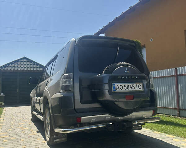Сірий Міцубісі Паджеро, об'ємом двигуна 3.2 л та пробігом 230 тис. км за 14500 $, фото 4 на Automoto.ua