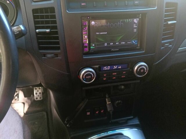 Сірий Міцубісі Паджеро, об'ємом двигуна 3.2 л та пробігом 352 тис. км за 9125 $, фото 7 на Automoto.ua