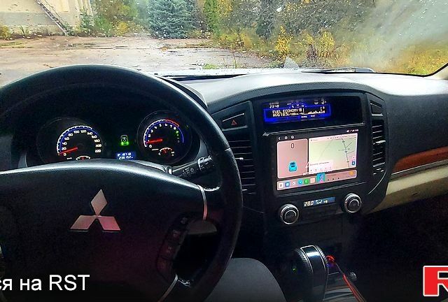 Серый Мицубиси Паджеро, объемом двигателя 3 л и пробегом 235 тыс. км за 11000 $, фото 4 на Automoto.ua