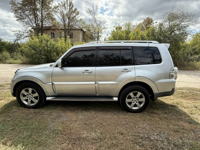 Серый Мицубиси Паджеро, объемом двигателя 3.2 л и пробегом 284 тыс. км за 11500 $, фото 5 на Automoto.ua