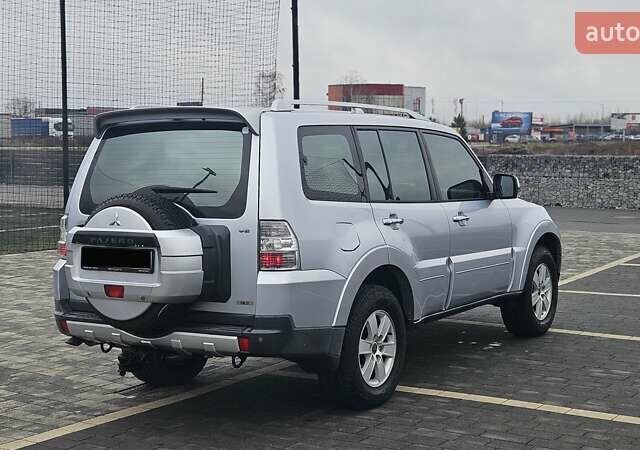 Серый Мицубиси Паджеро, объемом двигателя 3 л и пробегом 259 тыс. км за 9700 $, фото 6 на Automoto.ua