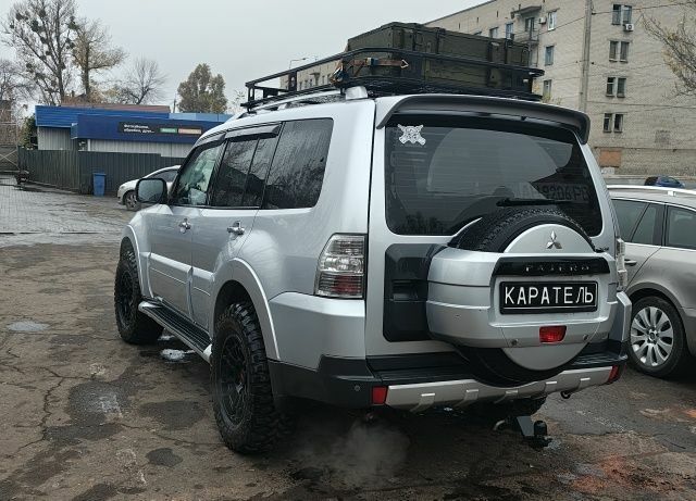 Сірий Міцубісі Паджеро, об'ємом двигуна 3 л та пробігом 270 тис. км за 11900 $, фото 2 на Automoto.ua