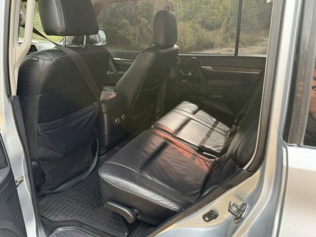 Серый Мицубиси Паджеро, объемом двигателя 3.2 л и пробегом 284 тыс. км за 11500 $, фото 10 на Automoto.ua