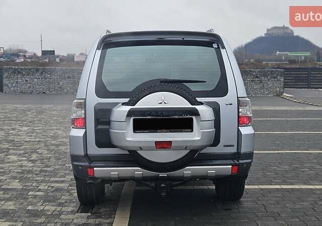 Серый Мицубиси Паджеро, объемом двигателя 3 л и пробегом 259 тыс. км за 9700 $, фото 8 на Automoto.ua