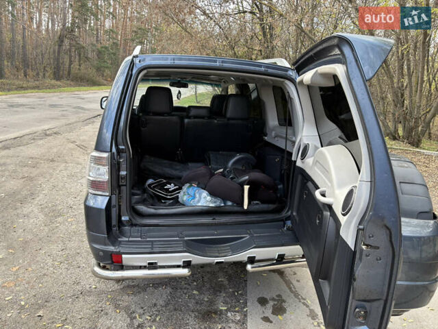 Мицубиси Паджеро 2008 в Чугуеве на Automoto.ua Серый Мицубиси Паджеро, объемом двигателя 2.97 л и пробегом 182 тыс. км за 11800 $, фото 22 на Automoto.ua