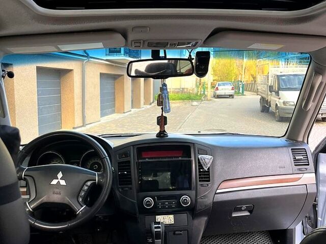 Сірий Міцубісі Паджеро, об'ємом двигуна 3 л та пробігом 211 тис. км за 10700 $, фото 3 на Automoto.ua