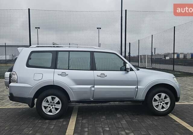 Серый Мицубиси Паджеро, объемом двигателя 3 л и пробегом 259 тыс. км за 9700 $, фото 5 на Automoto.ua