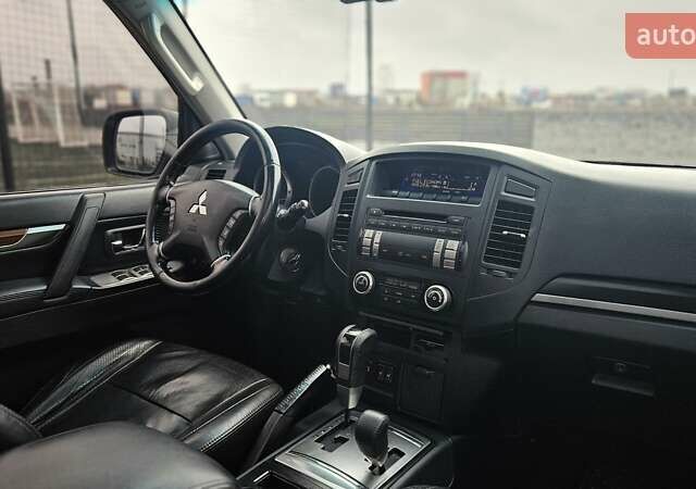 Серый Мицубиси Паджеро, объемом двигателя 3 л и пробегом 259 тыс. км за 9700 $, фото 21 на Automoto.ua