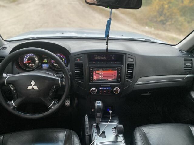 Сірий Міцубісі Паджеро, об'ємом двигуна 3.2 л та пробігом 500 тис. км за 6750 $, фото 5 на Automoto.ua