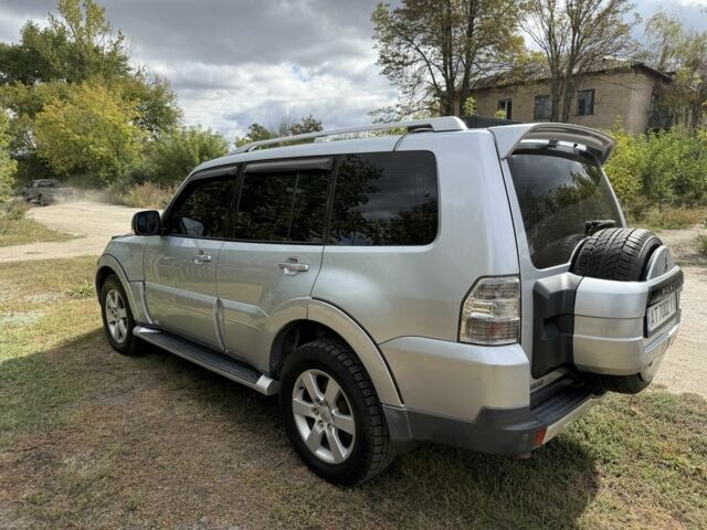 Серый Мицубиси Паджеро, объемом двигателя 3.2 л и пробегом 284 тыс. км за 11500 $, фото 4 на Automoto.ua