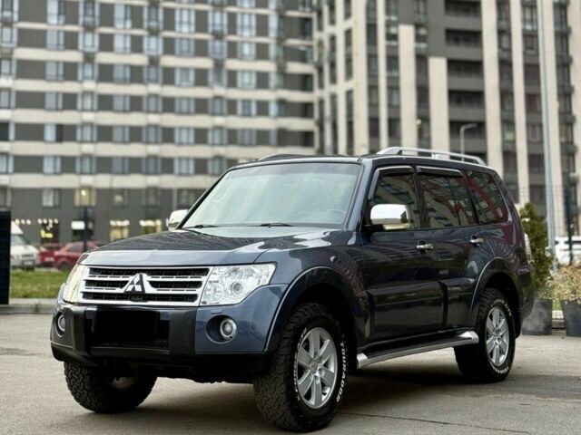 Сірий Міцубісі Паджеро, об'ємом двигуна 3 л та пробігом 245 тис. км за 9950 $, фото 8 на Automoto.ua