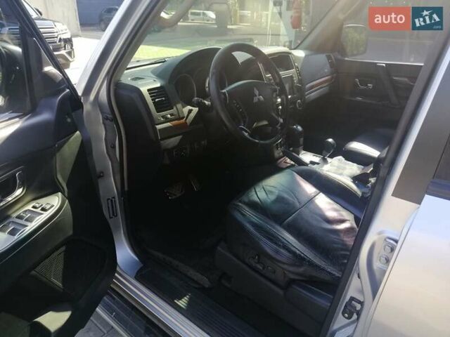 Сірий Міцубісі Паджеро, об'ємом двигуна 2.97 л та пробігом 199 тис. км за 12500 $, фото 3 на Automoto.ua