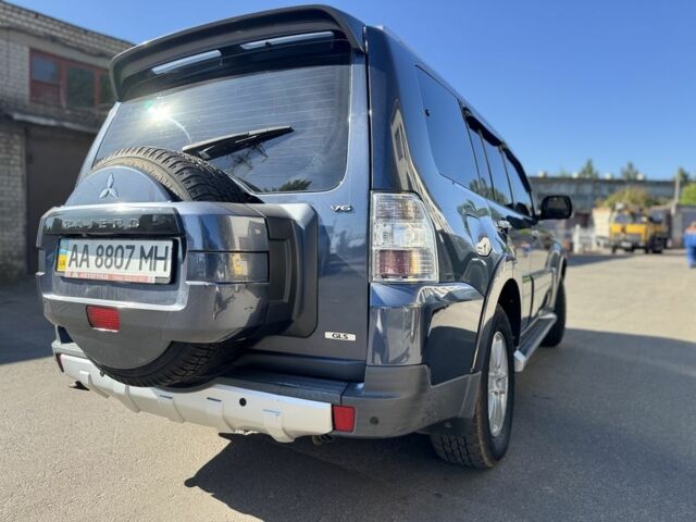 Серый Мицубиси Паджеро, объемом двигателя 3 л и пробегом 340 тыс. км за 10600 $, фото 2 на Automoto.ua