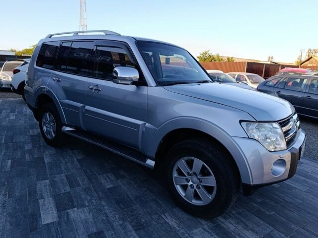 Серый Мицубиси Паджеро, объемом двигателя 3.2 л и пробегом 254 тыс. км за 11500 $, фото 2 на Automoto.ua