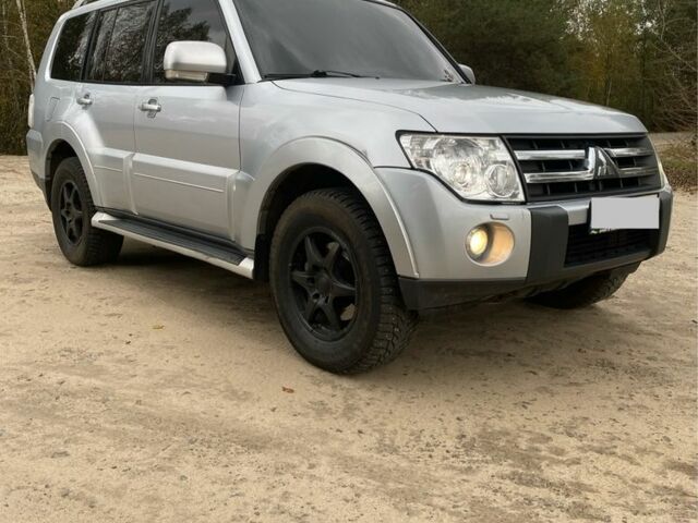 Сірий Міцубісі Паджеро, об'ємом двигуна 3.2 л та пробігом 500 тис. км за 6750 $, фото 2 на Automoto.ua