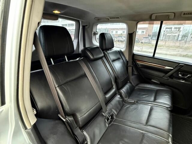 Сірий Міцубісі Паджеро, об'ємом двигуна 3.2 л та пробігом 180 тис. км за 16500 $, фото 11 на Automoto.ua