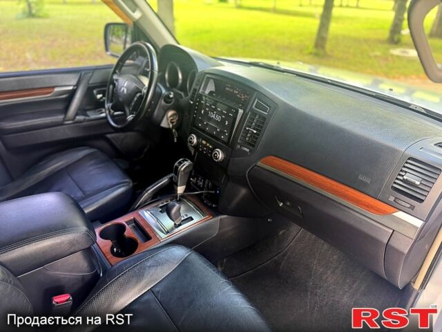 Серый Мицубиси Паджеро, объемом двигателя 3 л и пробегом 213 тыс. км за 12500 $, фото 7 на Automoto.ua