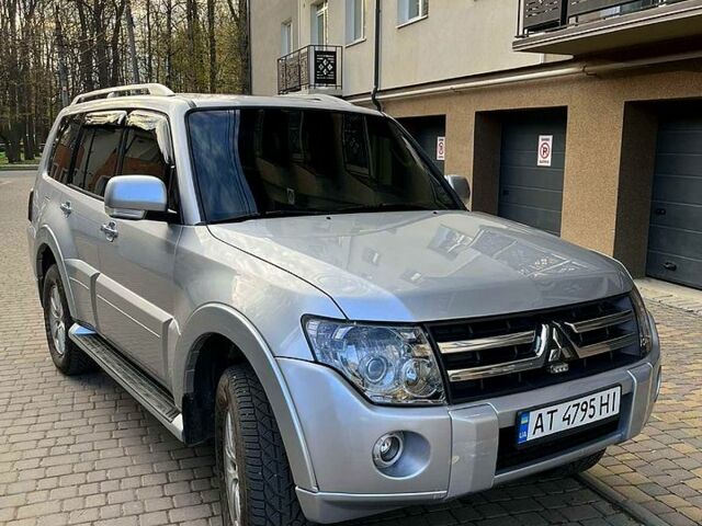 Сірий Міцубісі Паджеро, об'ємом двигуна 3 л та пробігом 211 тис. км за 10700 $, фото 12 на Automoto.ua