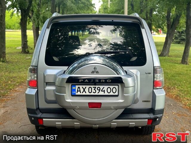 Серый Мицубиси Паджеро, объемом двигателя 3 л и пробегом 213 тыс. км за 12500 $, фото 4 на Automoto.ua
